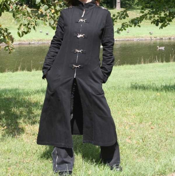 Gohtic: Bondage Mantel