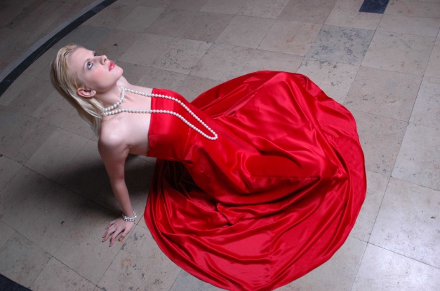 elegantes rotes Abendkleid