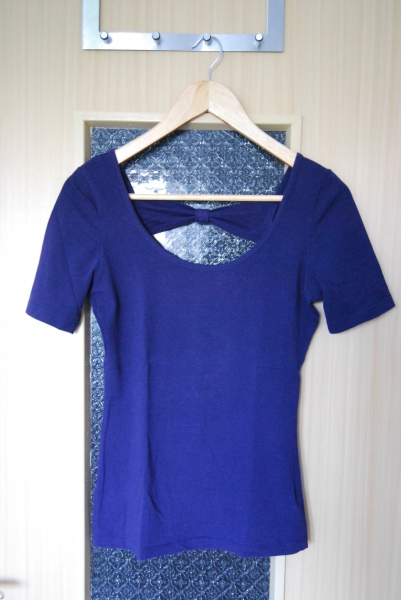 Louche Top Shirt lila rückenfrei schleife bow