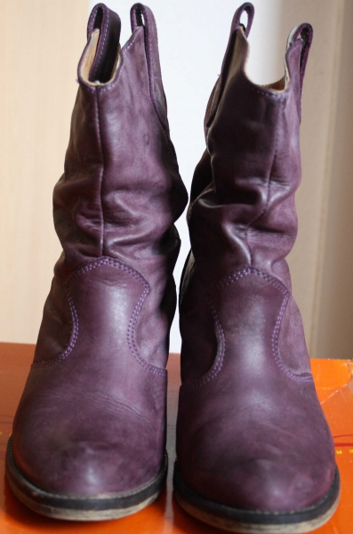 Schöne Herbststiefel Echtleder in Farbe lila