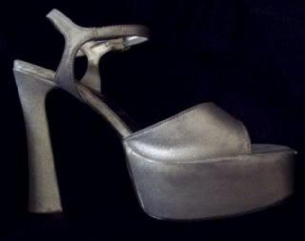 Silberfarbene Glitzer-High-Heels *Glam* *Glamour* *Cyber* *Gothic* *Sleaze* *Goth*