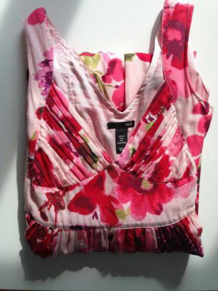 schönes Blumenkleid