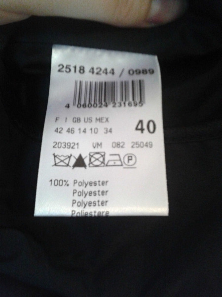 Schickes, schwarzes Kleid