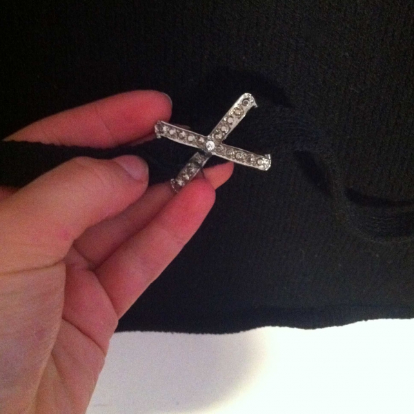 Schwarzer Pullover mit 