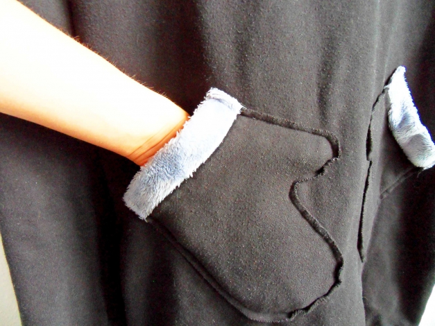 Seltener Pussy Deluxe Pullover Gr. L M 38 40 mit Taschen für die Hände und hellblauem Plüschfutter