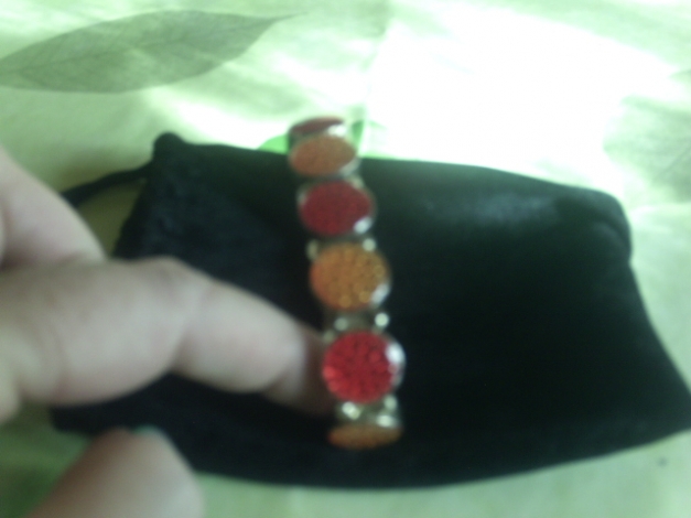 *** Armband mit Steinen ***