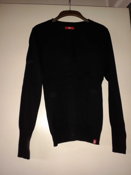 Schwarzer Pulli von Esprit edc mit Wickeloptik