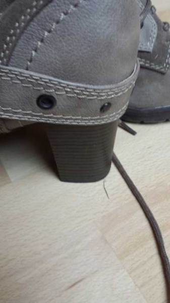 Stiefel mit raffinierter Schnürung