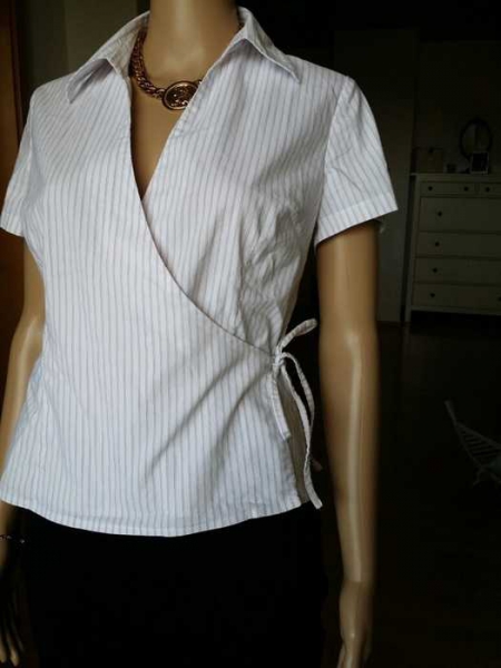 Wünderschöne Wickeln Bluse von Hennes / H&M