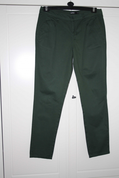Tannengrüne Chinohose 