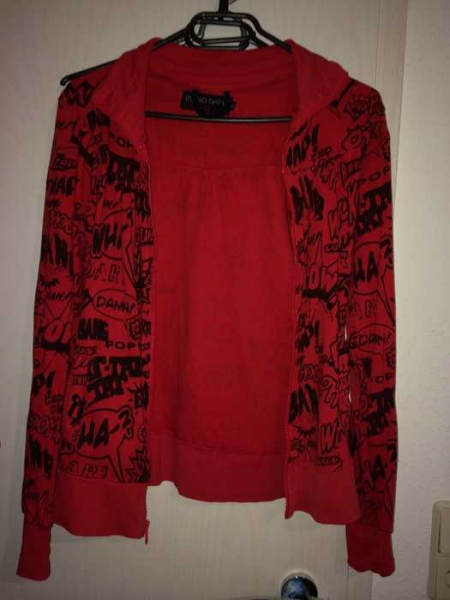 rote Jacke Sprechblasen / Blind Date