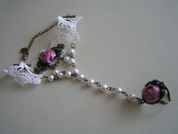 Gothic Handschmuck Spitze weiß creme Rose Rosa Armband Viktorianisch Burlesque Steampunk Choker