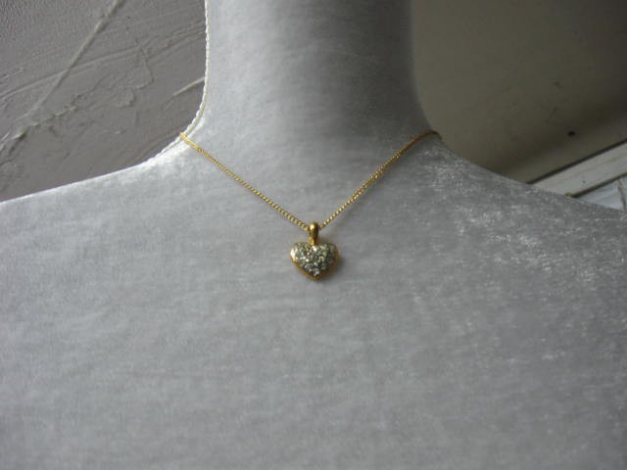 ***  NEUE Kette mit Herzanhänger ***