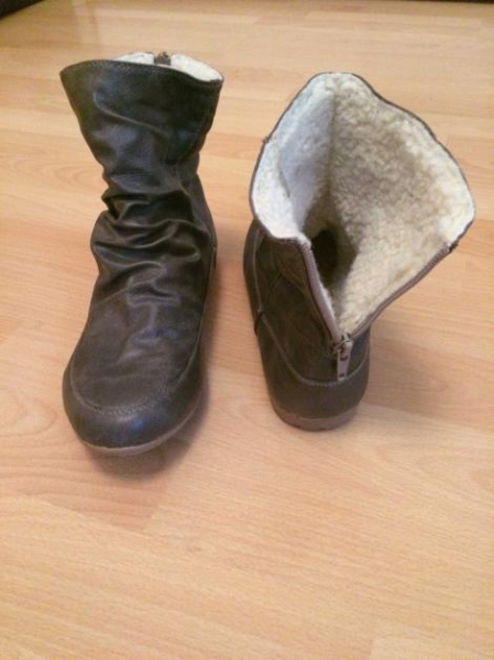 Schöne Stiefelette in kaki-grau Gr. 39
