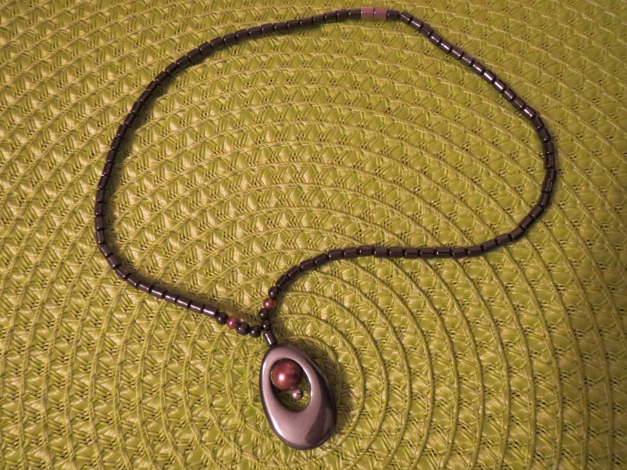 Kette mit Anhänger, anthrazit, 26 cm