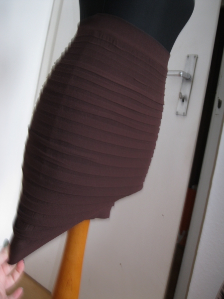 enger Minirock Gr. 34 / 36 XS dunkelrot bordeaux weinrot