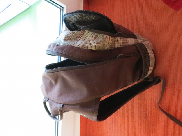 Damenrucksack Dakine Factor. Braun kariert 