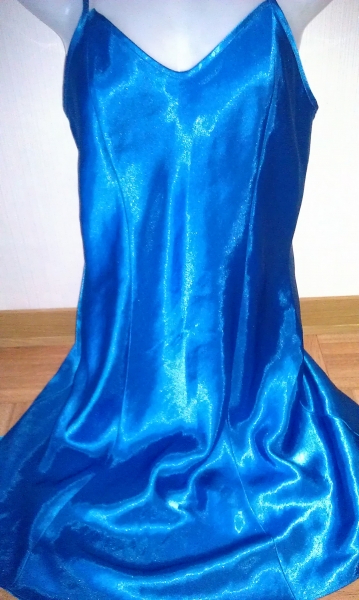 Seidenes Nachtkleid in Blau, Größe : 36/38