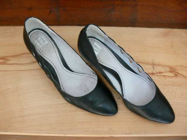 Pumps (38) - Görtz - dunkelblau, fast schwarz - schönes Muster!