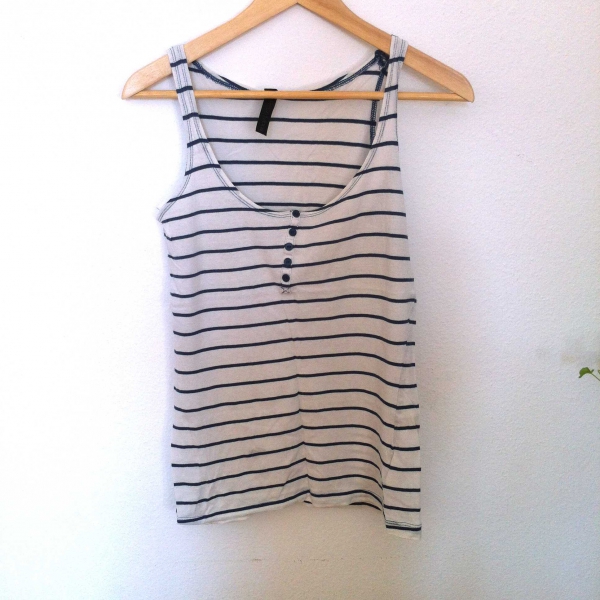 Blau weiß gestreiftes Top Knopfleiste