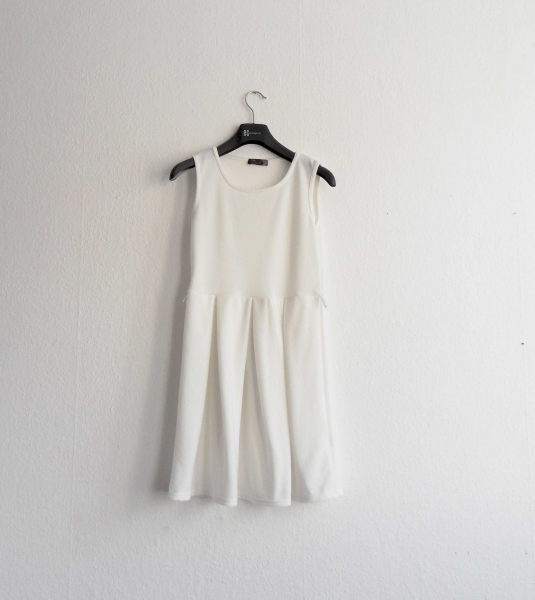 Wollweißes Skaterkleid Gr. M 36 38 kurz von NastyGal