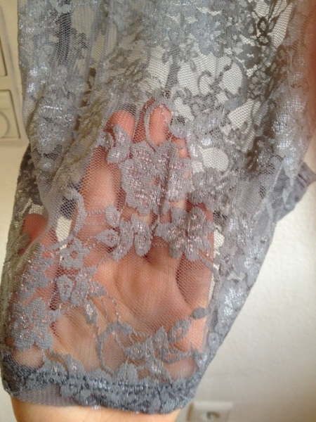 grau/silber Top aus Spitze