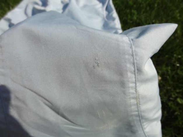 Leichte hellblaue Sporthose