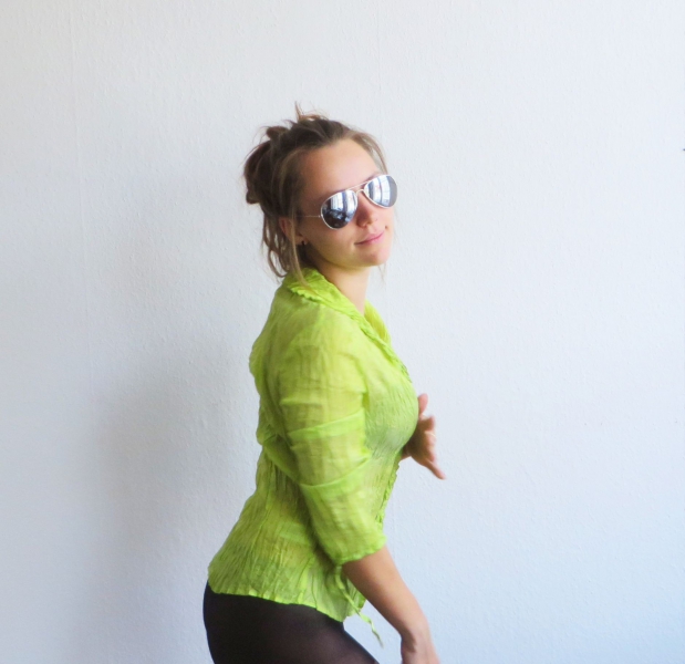 Trashige hellgrüne Seidenbluse Gr. S 34 36 halbelane Ärmel Plissé