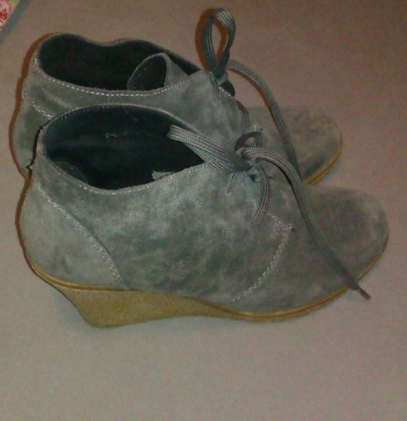 Wedges von Akira, grau