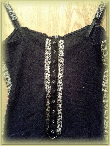 Gothic Kleid mit Leomuster D-Ringe