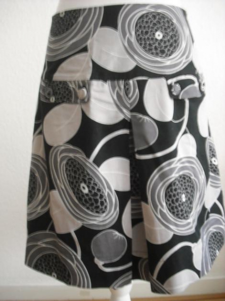 Gemusterter Rock, gefüttert, Blumen-Print, schönen Details