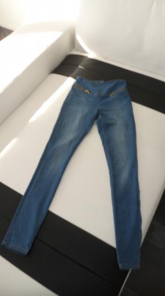 High Waist Jeans - Vero Moda - S/M - Top-Zustand