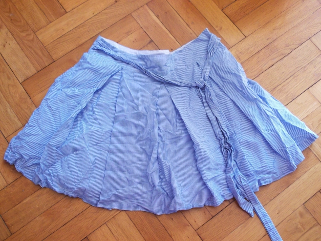 A-Linien Rock Faltenrock weiß hellblau gestreift Gr. 42 M Pimkie