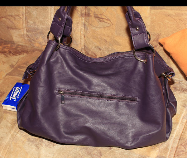 Schicke lila Handtasche