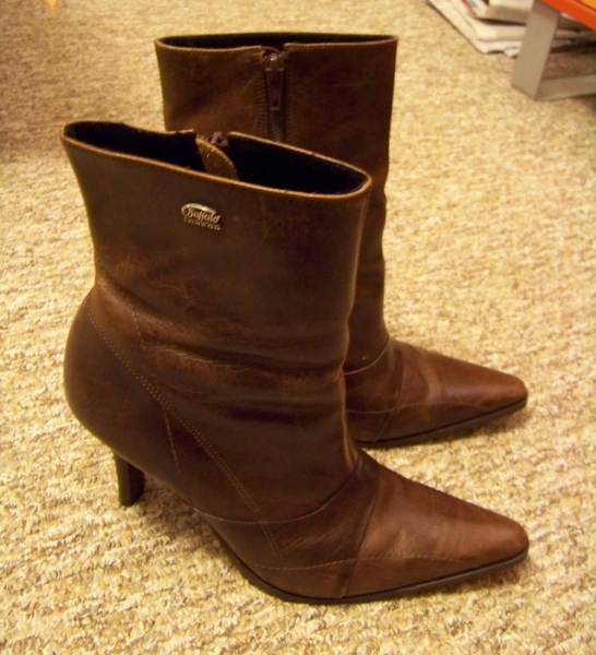 Dunkelbraune Echtleder Buffalo Stiefeletten