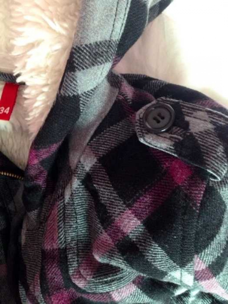 Süße karierte Winterjacke