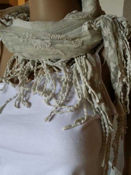 Super Schöne Schal mit Spitze