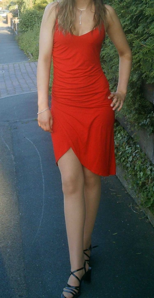 Rotes Tanzkleid