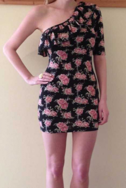 Asymmetrisches Oneshoulder Kleid mit Blumenprint