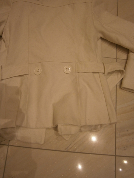 Schicker weißer Kurzmantel