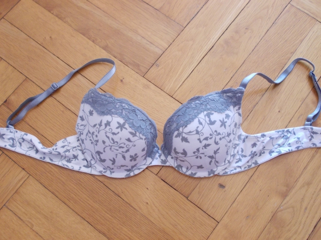 Neuer! BH, 75B, von C&A Lingerie, weiß grau floral mit Spitze