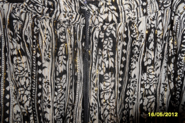 süßer Faltenrock, Hippirock, Frühling mit Goldfäden Gr. L schwarze/beige/ Boho 