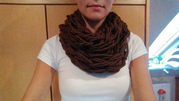 NEU! Brauner Strickschal / Wolle