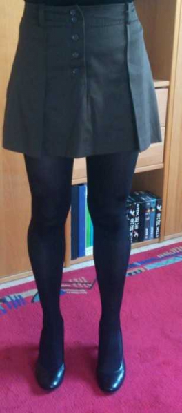 Dunkelbrauner Retro-Faltenrock mit Knopfleiste, Gr.34