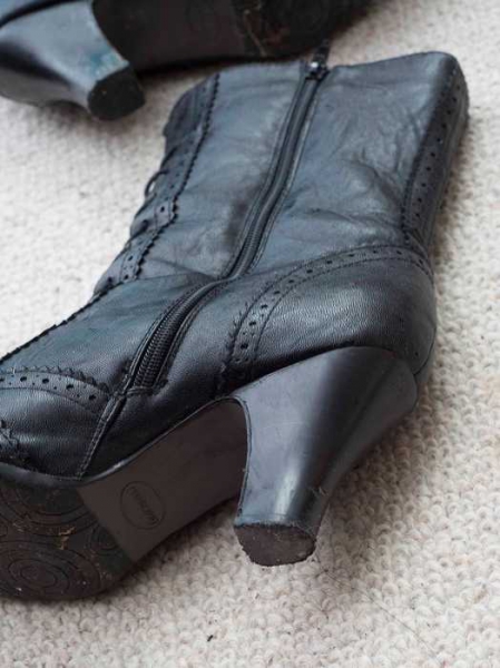 Stiefel im Can Can-Style