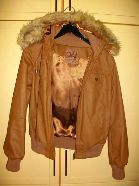Braune Lederjacke mit Kapuze / Fellkapuze Größe 38 neu