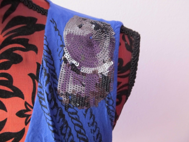 blaues Oberteil von Mango