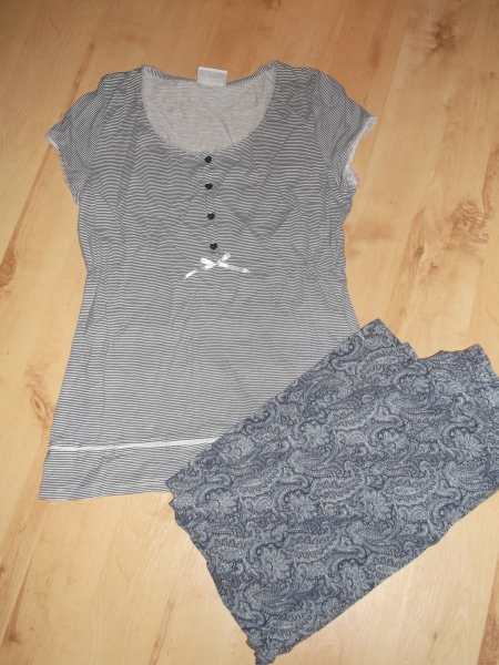 Schlafanzug von H&M sehr gammlig ;) Gr.S
