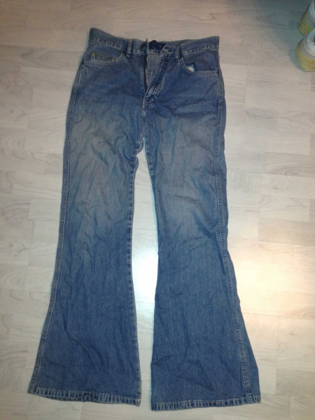 Jeans Schlaghose von der Marke Maingott