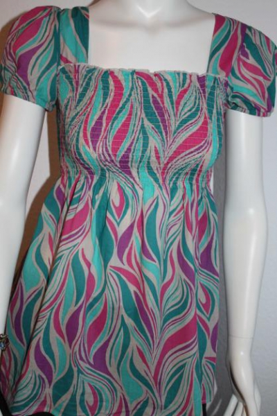 Oberteil grün-lila-pink mit Gummizug Brustbereich